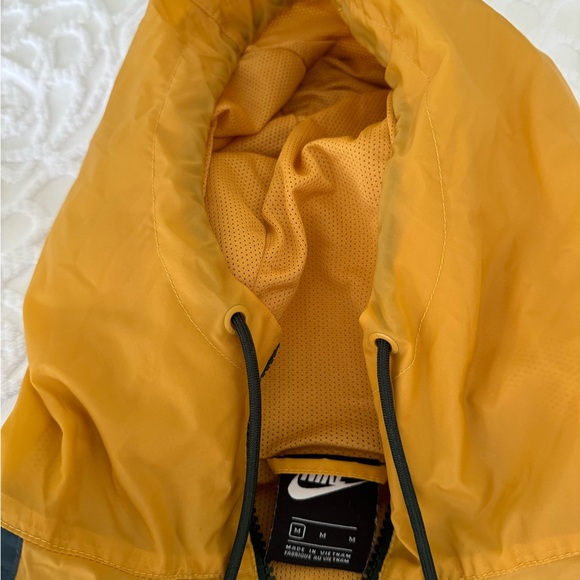 Men’s Nike Zip Up Windbreaker - Picture 6 of 8